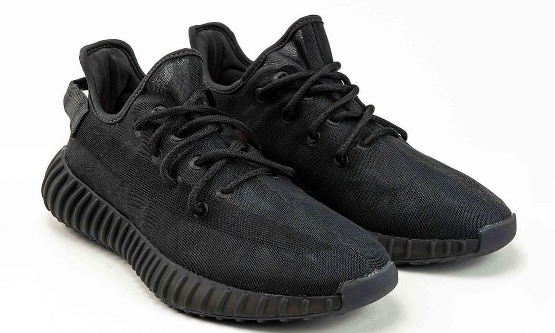 Yeezy Boost 350 V2 「Mono Black」细节图释出