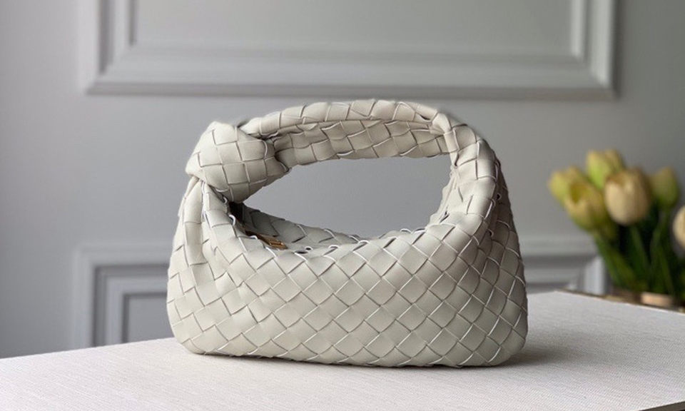 传 BOTTEGA VENETA 今日起开启新一轮涨价