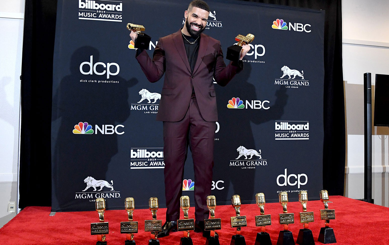 Drake 将获 2021 Billboard Awards 十年艺人奖