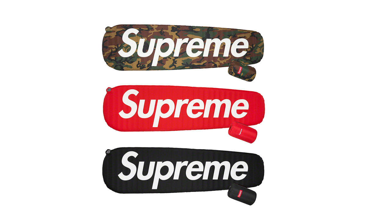 Supreme x Sea to Summit 充气睡垫本周发售