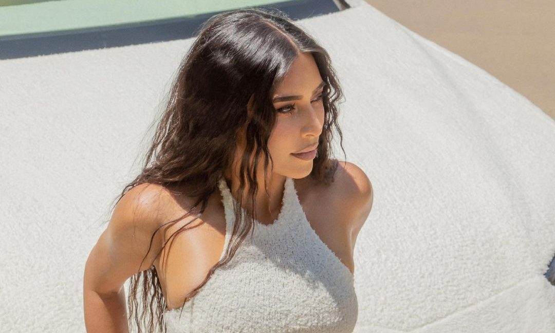 Kim Kardashian 出镜旗下内衣品牌 SKIMS 新品造型特辑