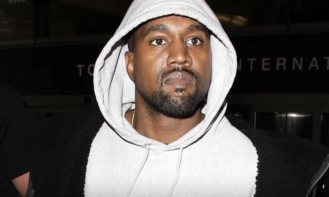 Kanye West 再次上脚天价 Nike 球鞋