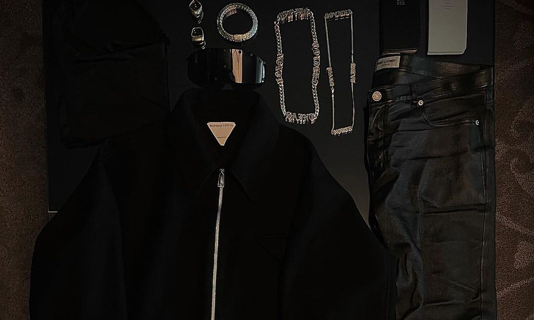 仍爱 Nike？Kanye West 回归 Instagram 分享穿搭单品
