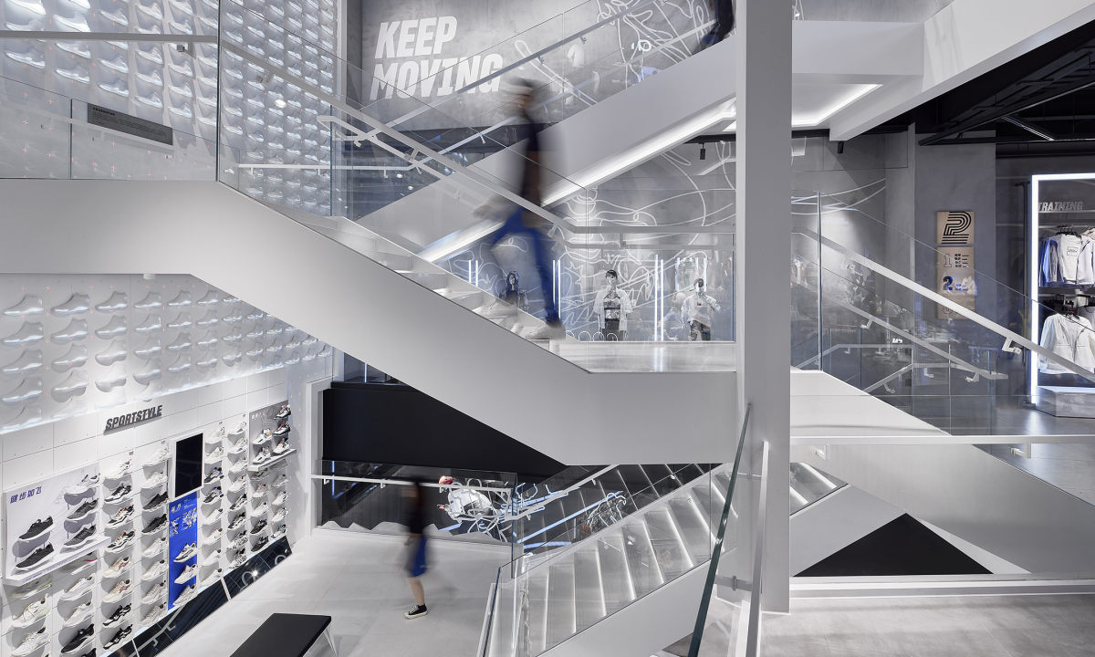 安踏市值破 5,000 亿港元， 有望赶超 adidas 成全球第二大运动服饰集团