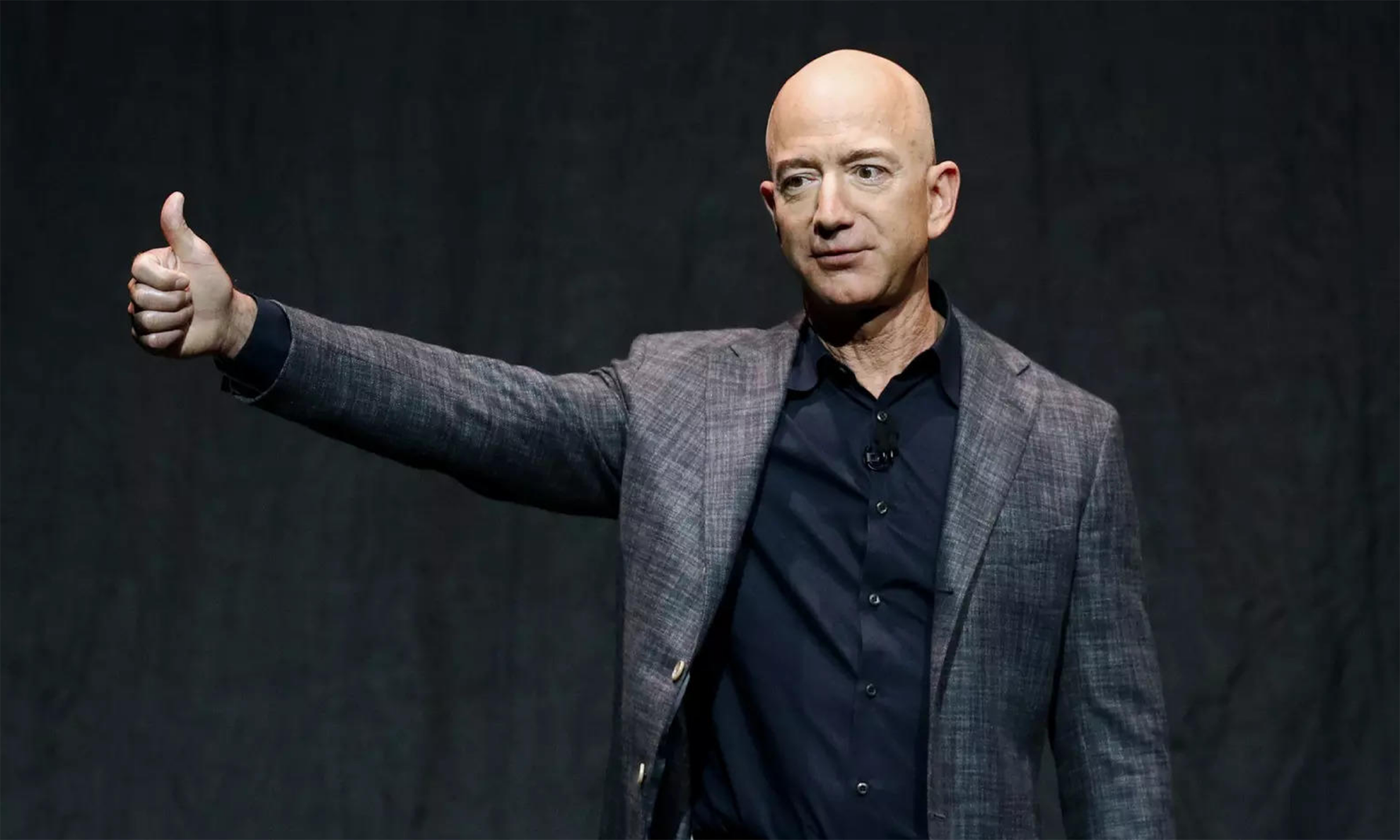 卸任次日，Jeff Bezos 身家创 2,110 亿美元新纪录