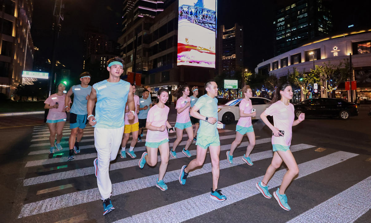 HOKA ONE ONE 于上海 niko and … 举办全新 Clifton 8 鞋款体验活动