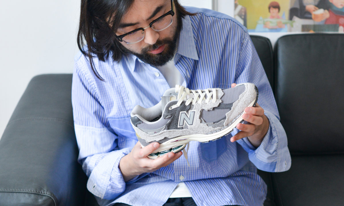 听说很多人都在等这双 NB 2002R？