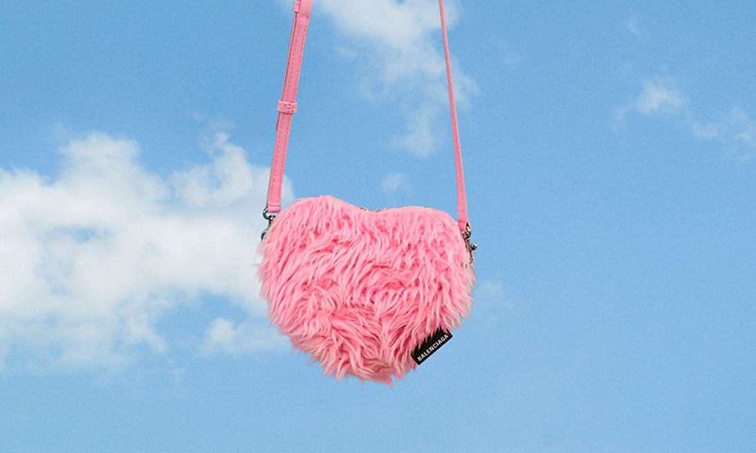 BALENCIAGA 上架七夕情人节别注系列