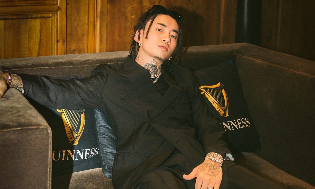 马思唯宣布将与 21 Savage 合作新歌《LAZY SUSAN》，8 月 10 日发布