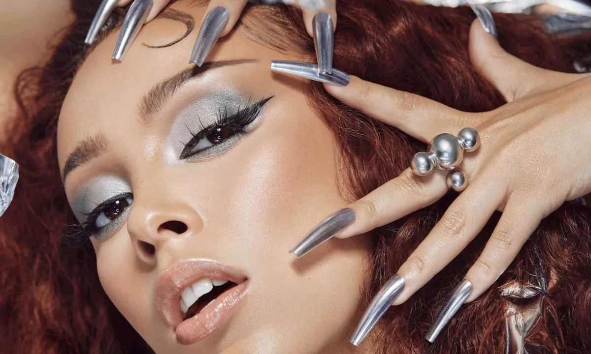 Doja Cat 推出首个化妆品系列