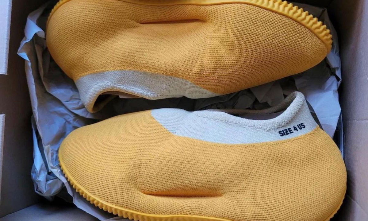 「袜子鞋」终极形态？Yeezy Knit Runner「Sulfur」实物欣赏