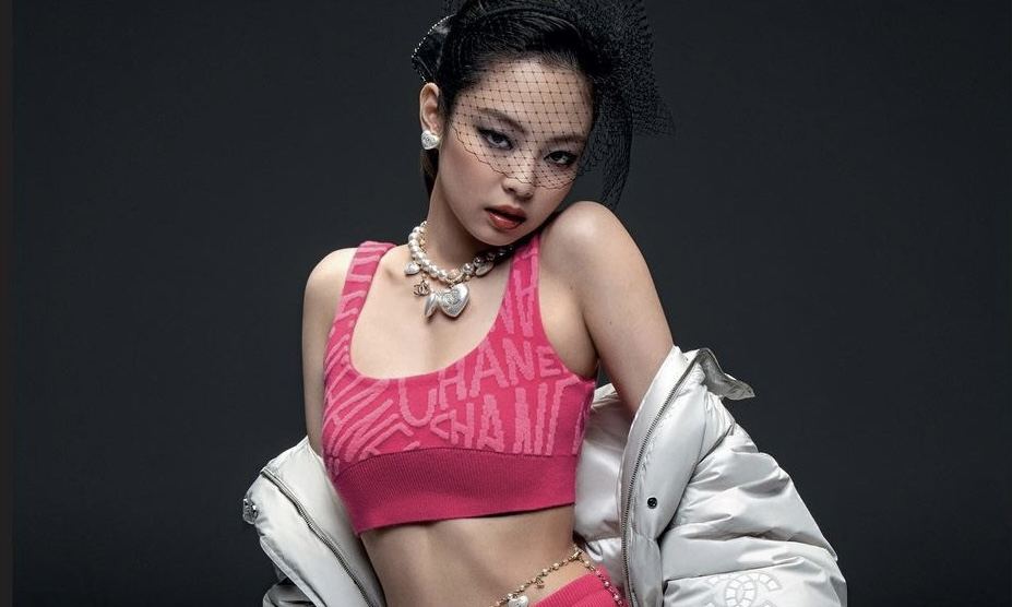 Jennie 担任 CHANEL Coco Neige 2021/2022 系列代言人