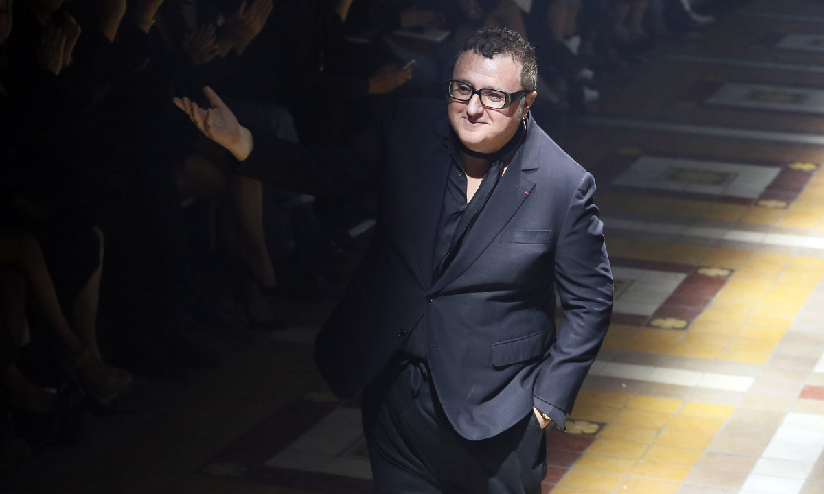 AZ Factory 将与 40 多位设计师合作办秀，向 Alber Elbaz 致敬