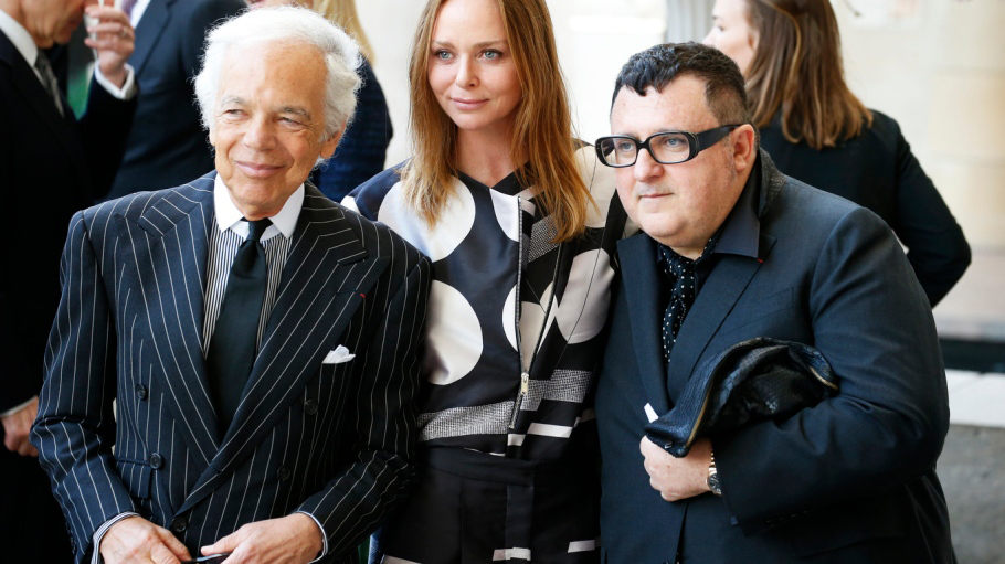 Ralph Lauren 即将推出一款小熊毛衣，以向 Alber Elbaz 致敬