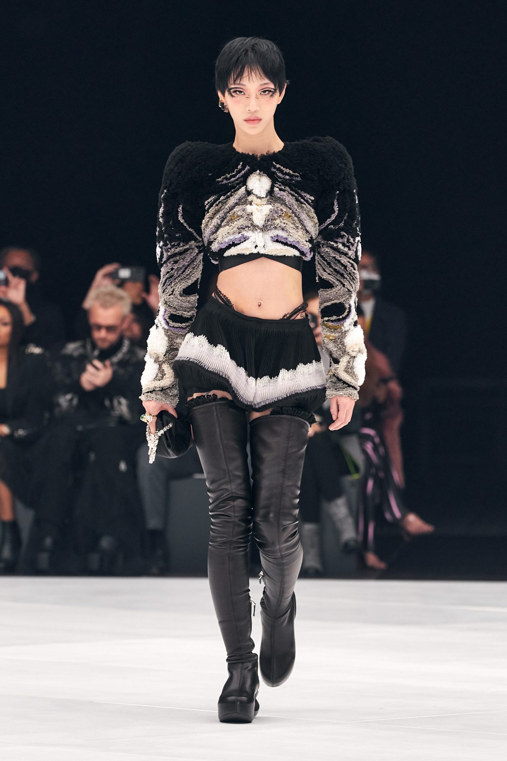 刚与柔的完美比例，Givenchy 2020 秋冬秀场回顾 – NOWRE现客