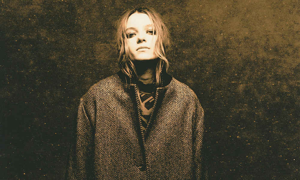 MCQ 推出全新 IN DUST 系列