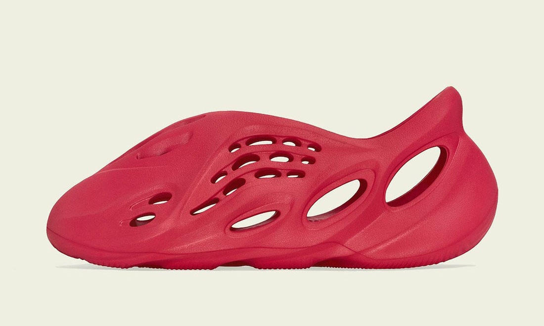 Yeezy Foam Runner 新配色「Vermillion」官方信息发布