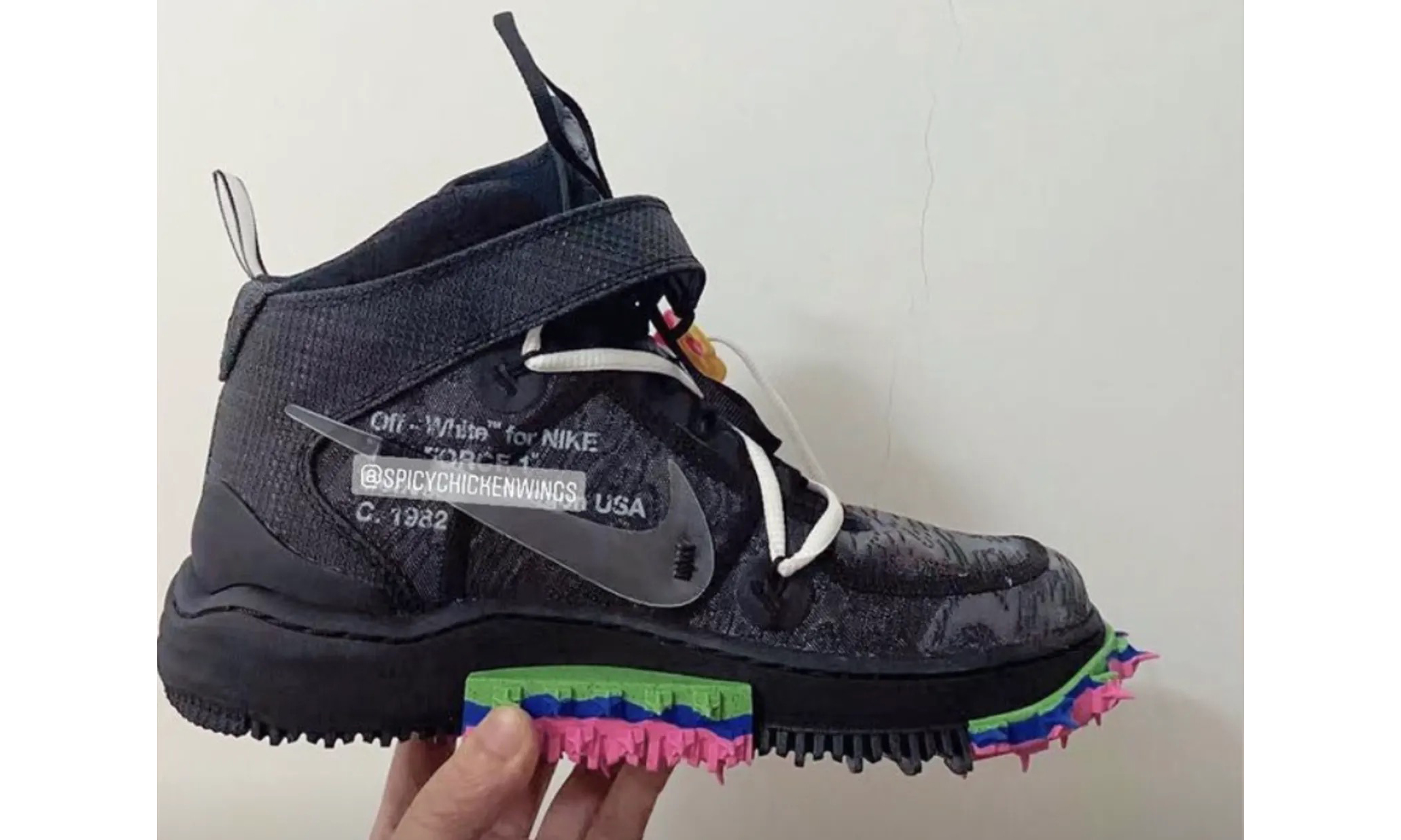 Off-White™ x Nike Air Force 1 Mid 新配色曝光