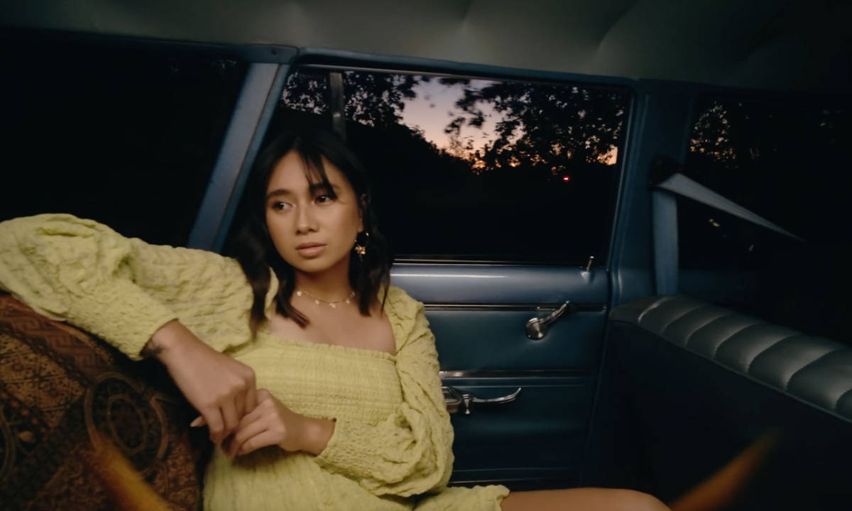 R&B 小天后 NIKI 发布全新单曲《Split》