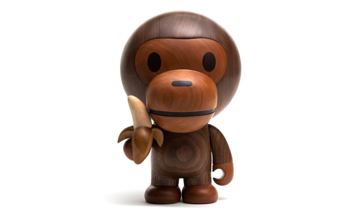 BAPE® x ToyQube 释出木质  Baby Milo 公仔