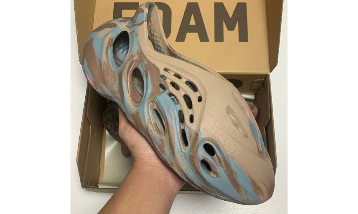 YEEZY Foam Runner「MX Sand Grey」实物与发售日期释出