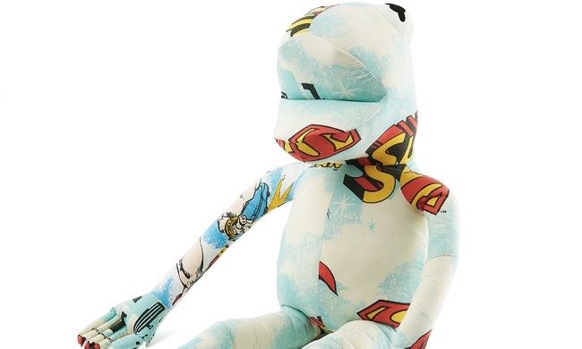 READYMADE 发布全新「SHEETS BIG FROGMAN」玩偶