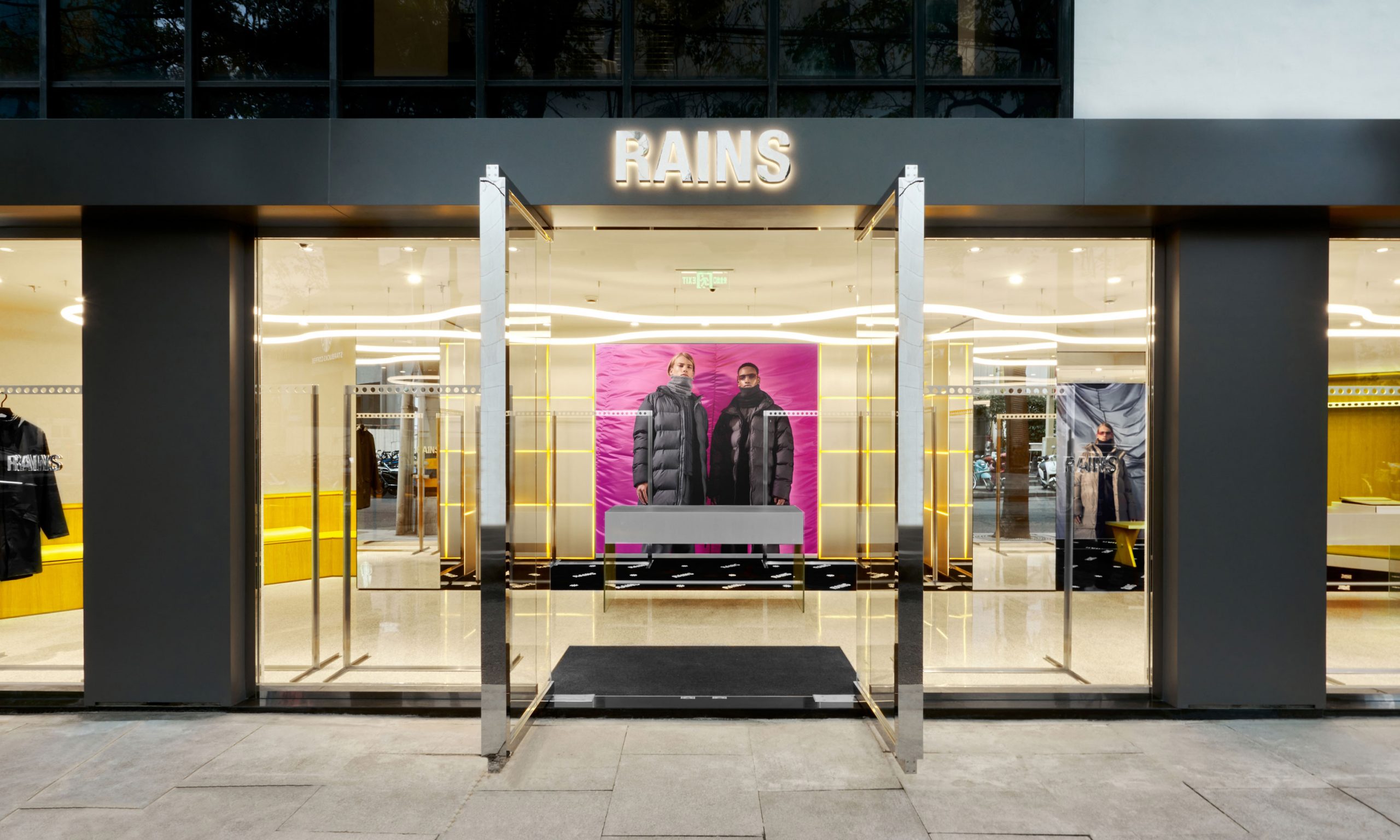 Rains 全新零售概念空间于上海开幕