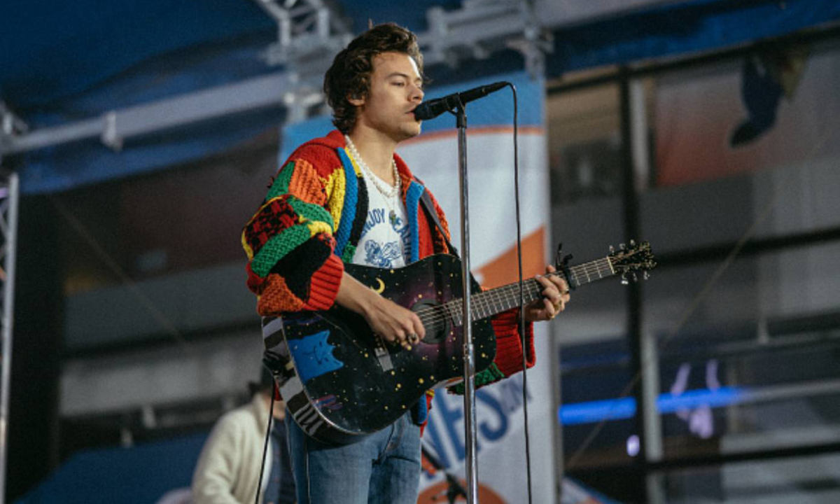 JW Anderson 将推出 #harrystylescardigan  NFT 艺术作品