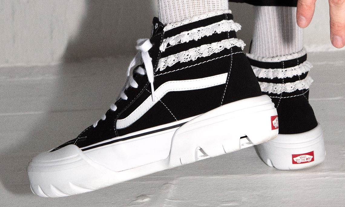 Vans 再携 Sandy Liang 推出 90 年代风格系列