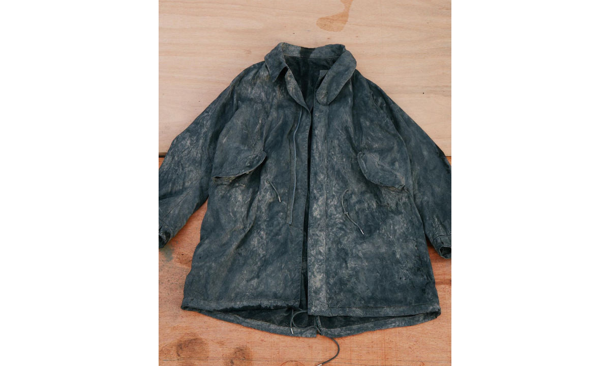 visvim 发布全新泥染工艺大衣