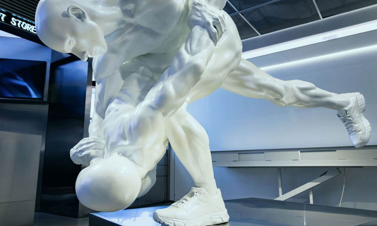 ENG 买手店展出并发售艺术家 Nik Kosmas 作品