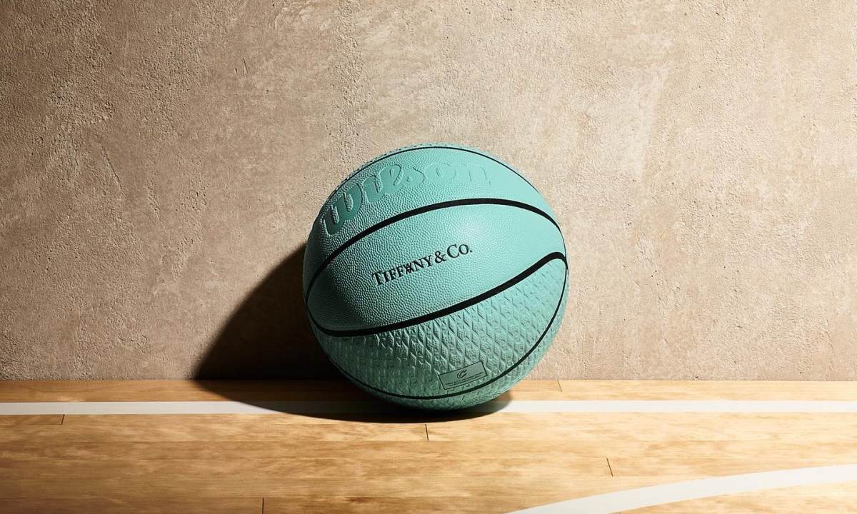 Tiffany & Co. 携手 Daniel Arsham 推出第二款合作单品