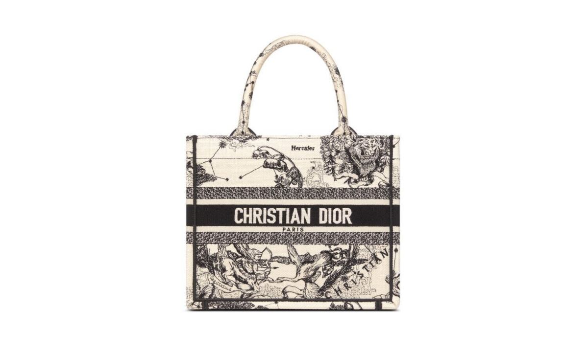 DIOR 人气包款 BOOK TOTE 推出新尺寸