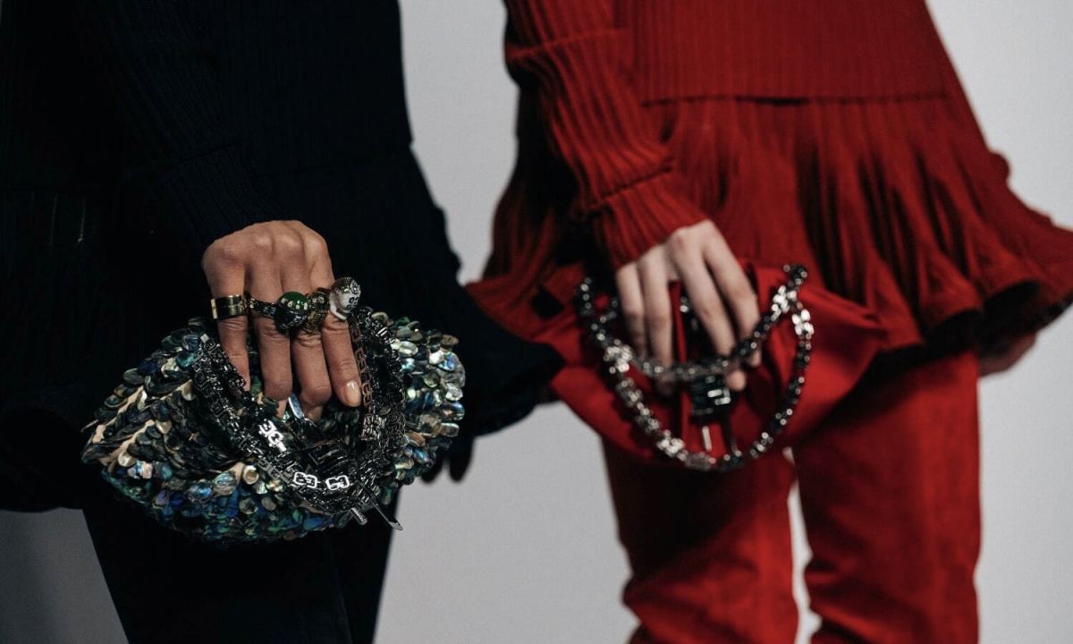 GIVENCHY 推出全新包袋系列「Kenny」