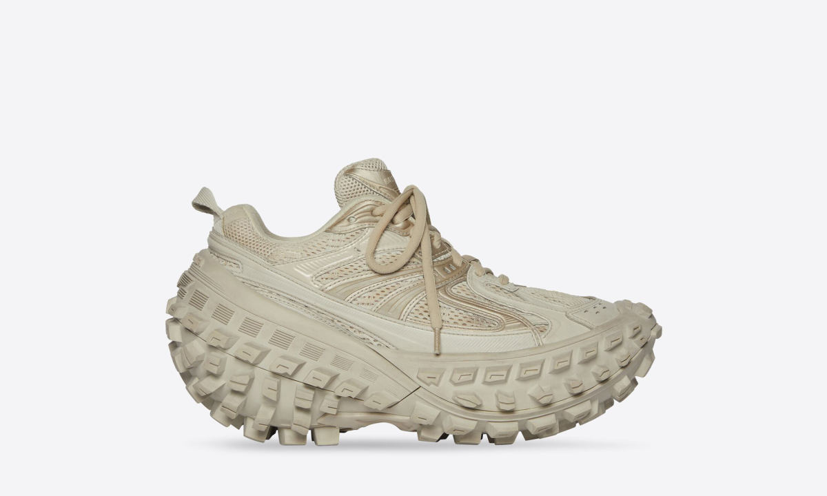 BALENCIAGA 打造全新 Defender Sneaker 鞋款