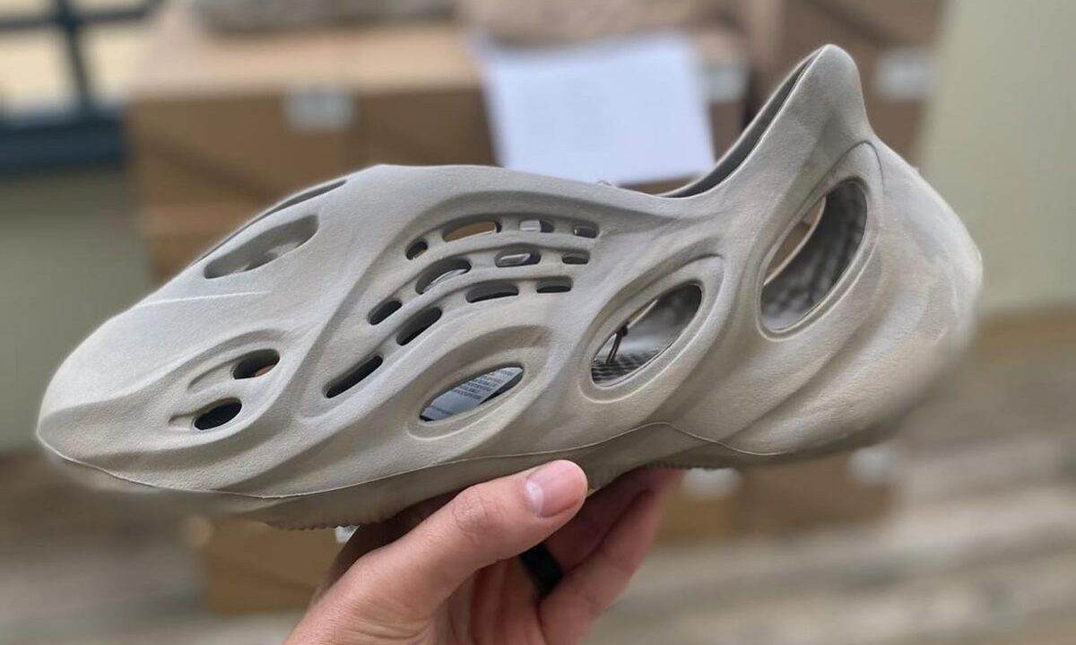 YEEZY FOAM RUNNER 新配色「Stone Sage」将于 4 月发售