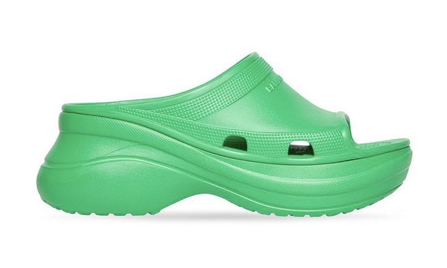 BALENCIAGA x CROCS 推出全新凉鞋