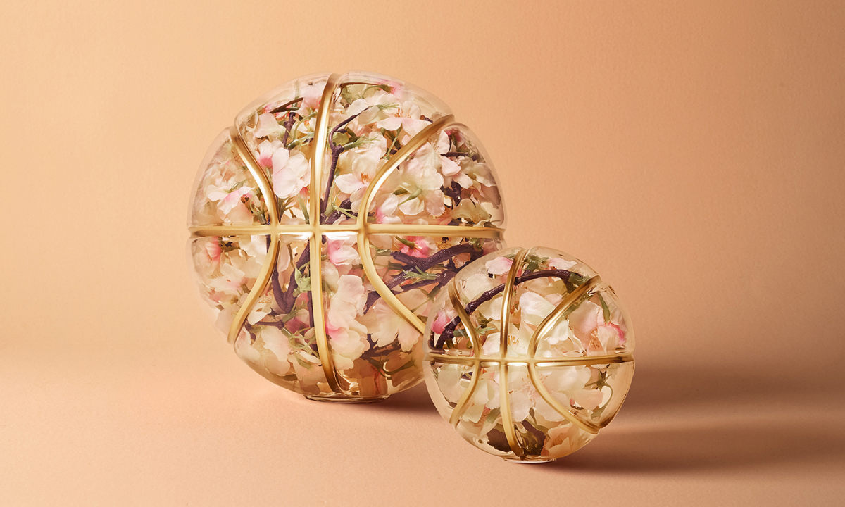 KITH 发布「Literally Balling」樱花版艺术篮球