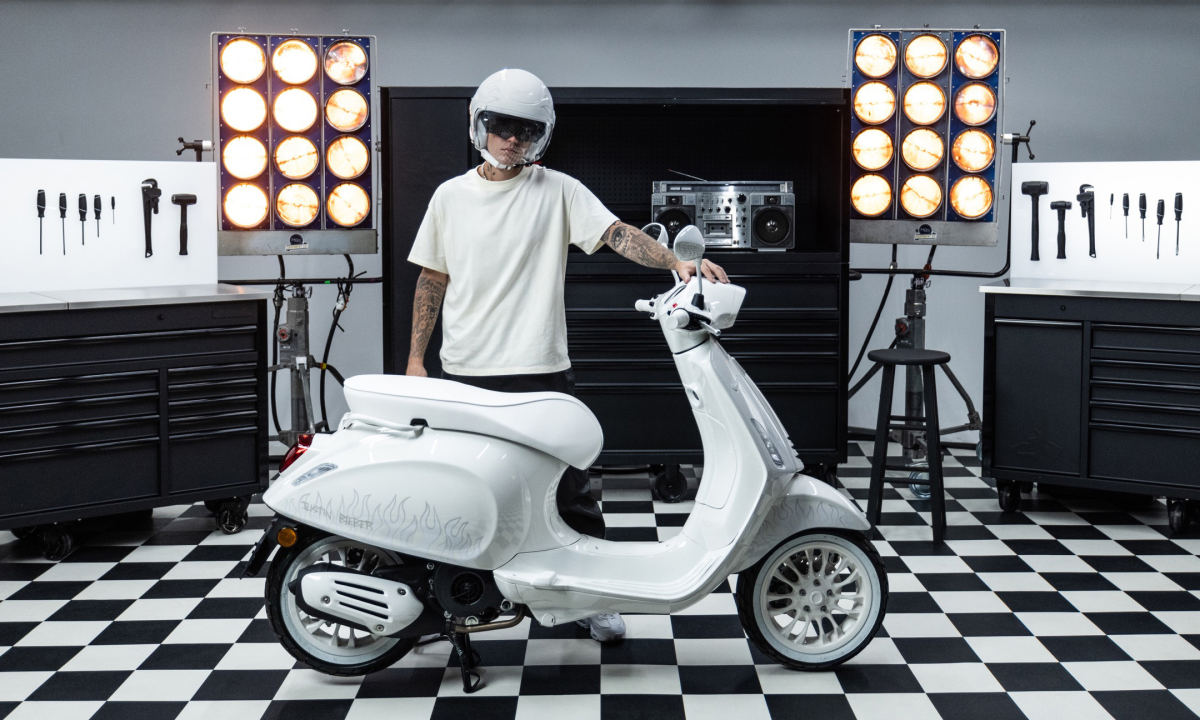 Justin Bieber x Vespa Spring Scotter 即将发售