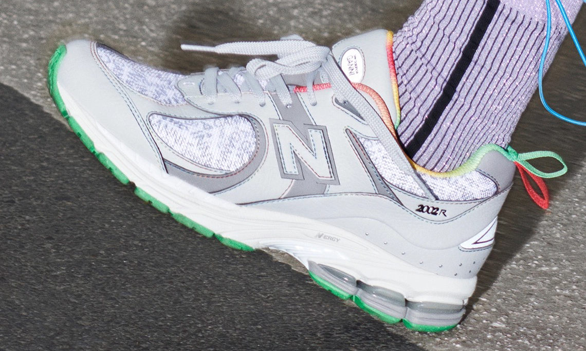GANNI x New Balance 2002R 合作鞋款发布