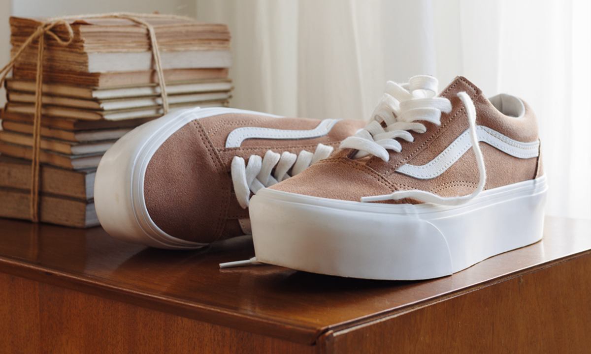 Vans「OLD SKOOL」 鞋款现已于 ADAM ET ROPÉ 独家发售