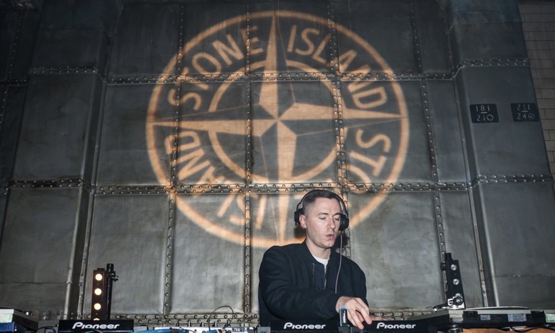 买不起 Stone Island 联名,至少可以听它店里的歌?