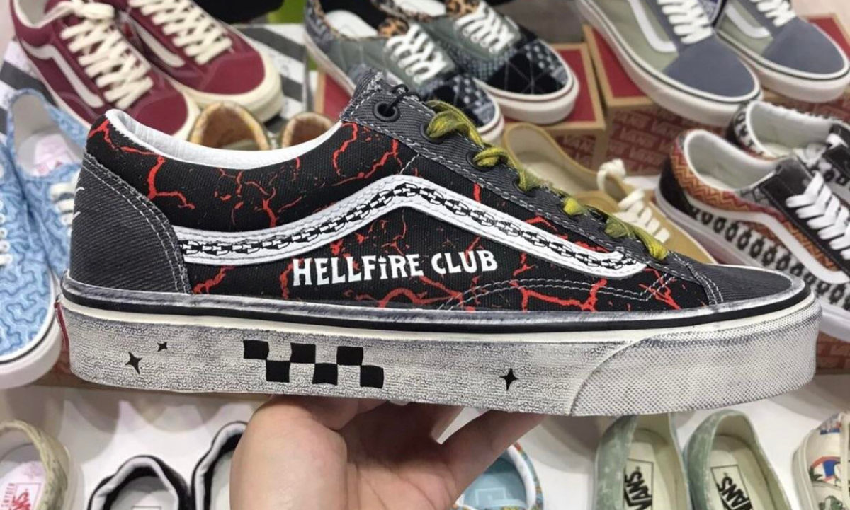 抢先预览《怪奇物语》 x Vans Old Skool「Hellfire Club」