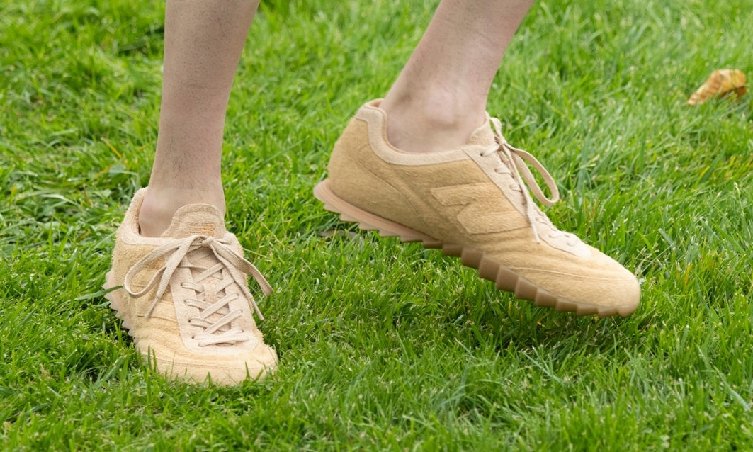 AURALEE x New Balance 全新联名鞋款亮相