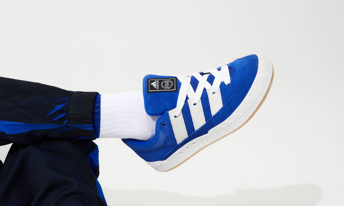 adidas Originals 携手 atmos 推出 ADIMATIC atmos Blue 鞋款