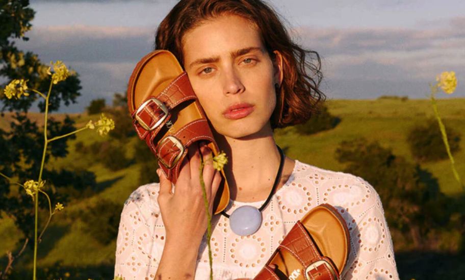 BIRKENSTOCK 首次携手 Staud 推出限量胶囊系列