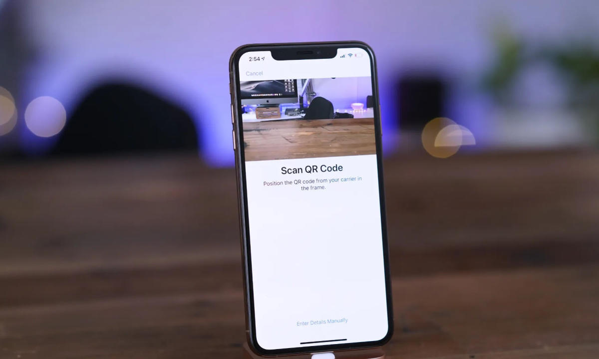iPhone 14 部分机型或将取消 SIM 卡槽
