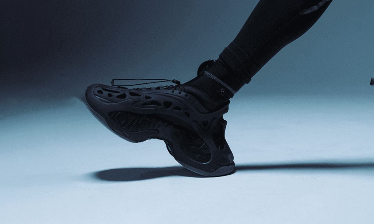 这双 adidas 新鞋，可比「倒钩」有意思多了？