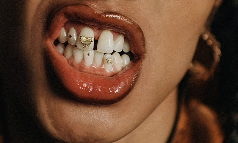 MCM x MILK & HONEY LONDON 推出牙齿饰品