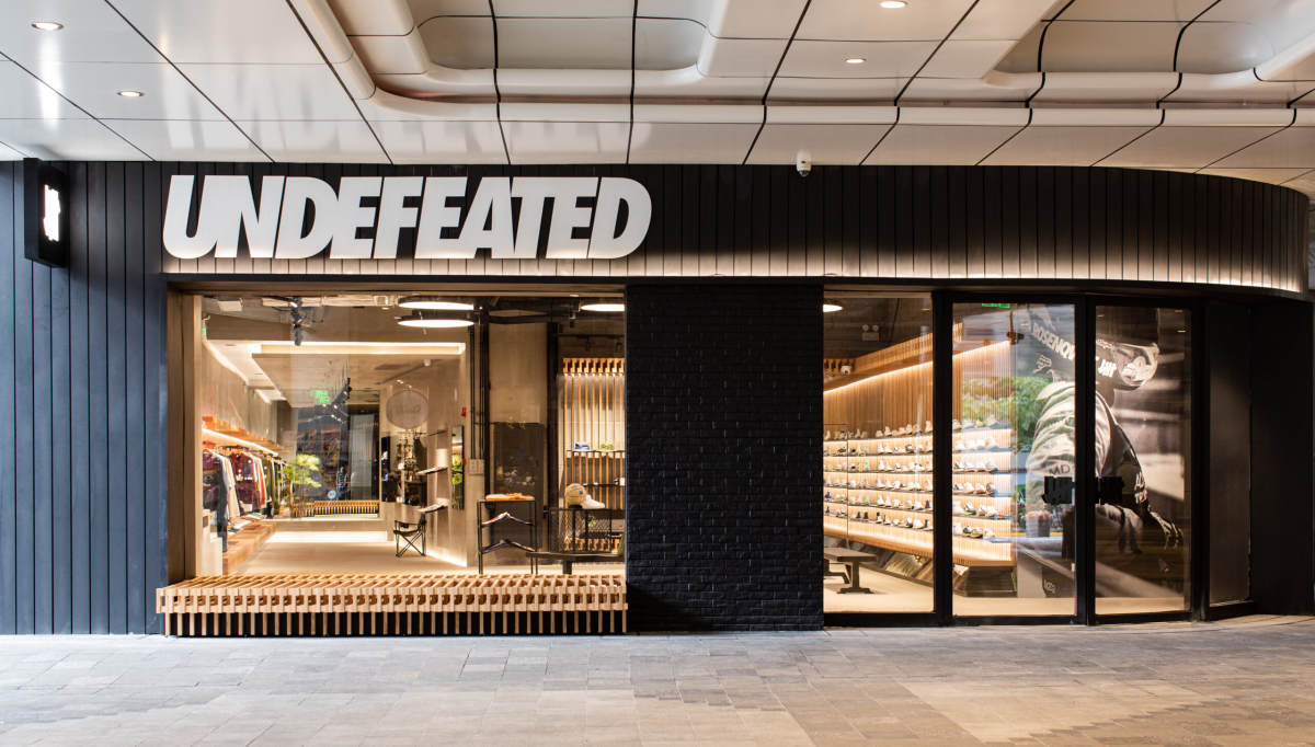 再也不用跨洋朝圣，二十周年的 UNDEFEATED 以全新姿态重归